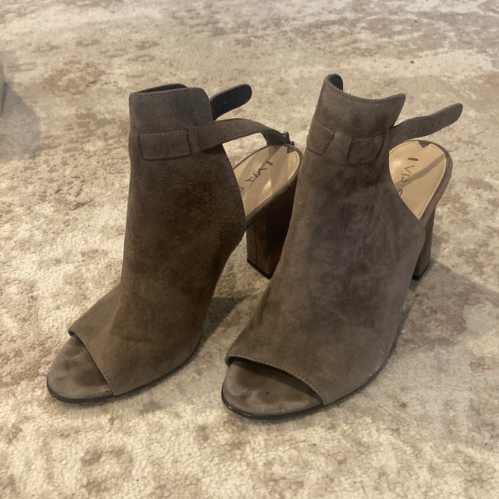 Via Spiga Gray Suede Block Slingback Heels